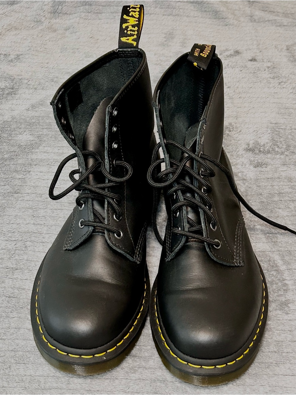 Dr Martens 11822 Black Leather 8-Eye Boots NWOT